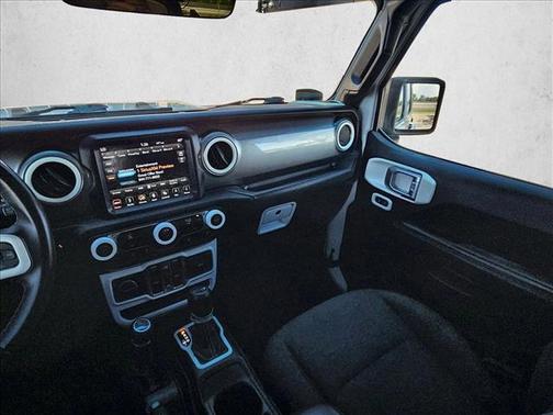 Bright White Clearcoat 2018 Jeep Wrangler Unlimited Sahara