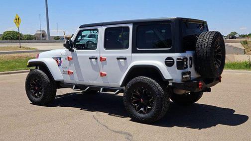 Bright White Clearcoat 2018 Jeep Wrangler Unlimited Sahara