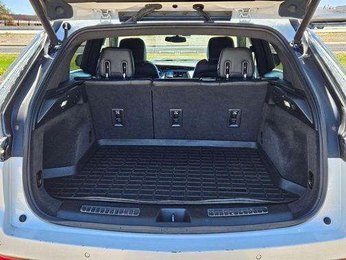 Crystal White Tricoat 2021 Cadillac XT4 Sport