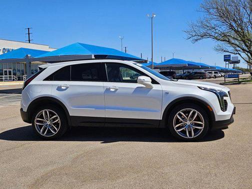 Crystal White Tricoat 2021 Cadillac XT4 Sport