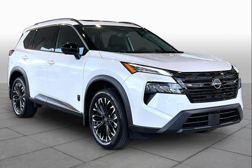 Everest White Pearl Tricoat 2026 Nissan Rogue Dark Armor