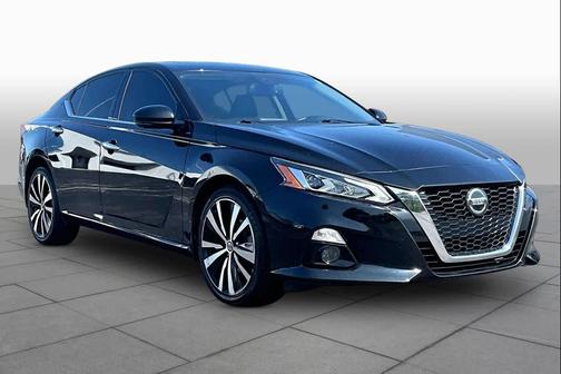 Super Black 2022 Nissan Altima Platinum Intelligent AWD