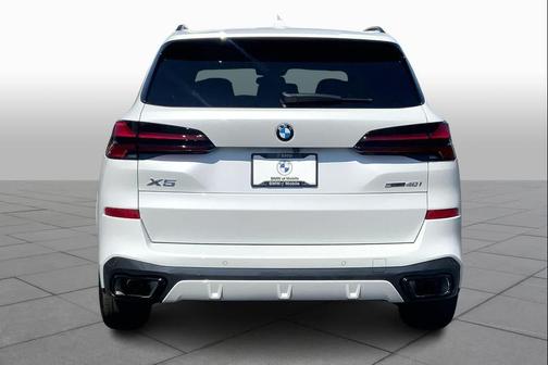 Mineral White Metallic 2026 BMW X5 sDrive40i