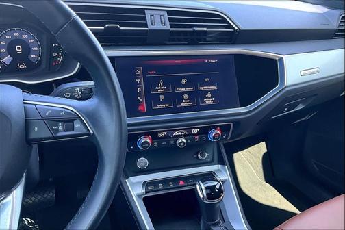 Mythos Black Metallic 2020 Audi Q3 45 S line Premium