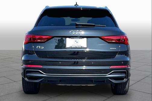 Mythos Black Metallic 2020 Audi Q3 45 S line Premium