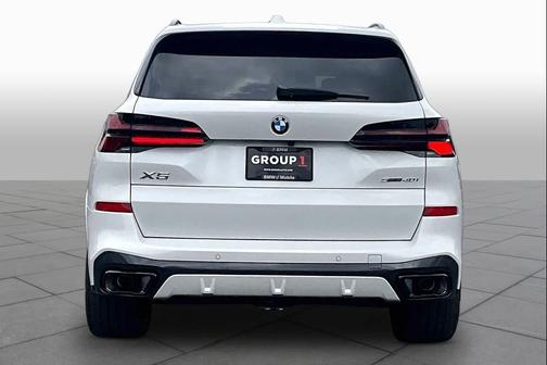 Mineral White Metallic 2026 BMW X5 sDrive40i