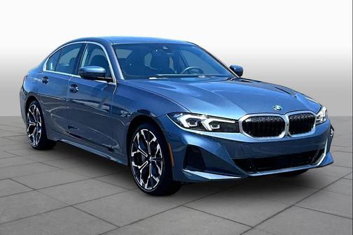 Arctic Race Blue metallic 2025 BMW 330