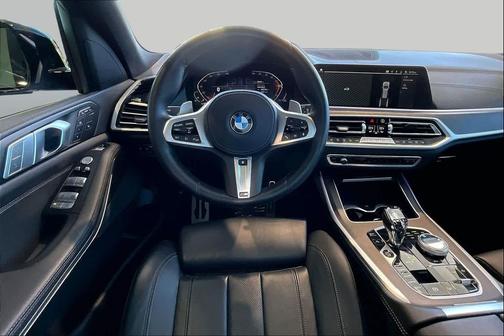 Black Sapphire Metallic 2022 BMW X7 xDrive40i