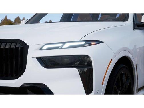 Mineral White Metallic 2027 BMW X7 xDrive40i