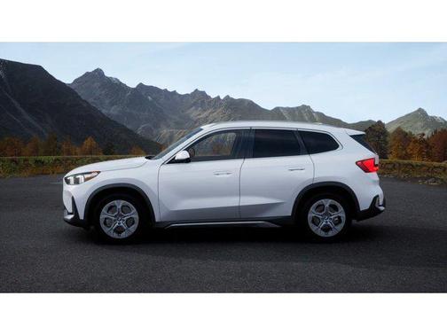 Mineral White Metallic 2026 BMW X1 xDrive28i