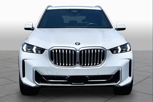 Mineral White Metallic 2026 BMW X5