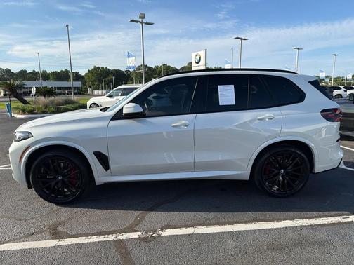 Mineral White Metallic 2025 BMW X5 sDrive40i