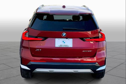 Vegas Red Metallic 2026 BMW X1 xDrive28i