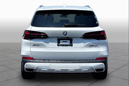 Mineral White Metallic 2026 BMW X5 xDrive40i