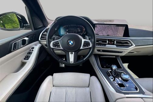 Mineral White Metallic 2023 BMW X5 sDrive40i