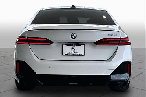 Mineral White Metallic 2025 BMW 530 530i