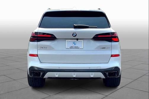 Mineral White Metallic 2026 BMW X5 sDrive40i
