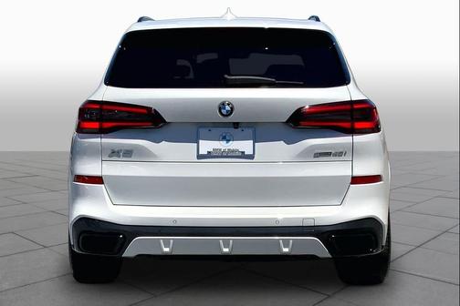Mineral White Metallic 2021 BMW X5 sDrive40i