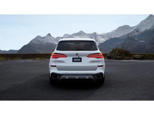 Mineral White Metallic 2026 BMW X5 sDrive40i
