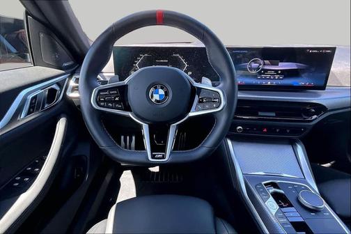 Vegas Red Metallic 2025 BMW M440 i