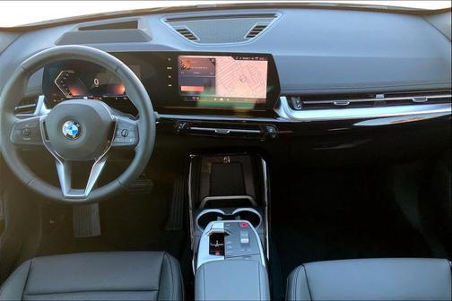 Mineral White Metallic 2025 BMW X1 xDrive28i