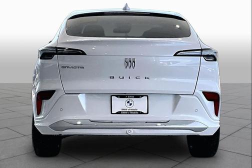 White Frost Tricoat 2025 Buick Envista Avenir FWD