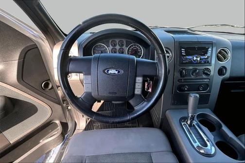 Silver Clearcoat Metallic 2005 Ford F-150 XL