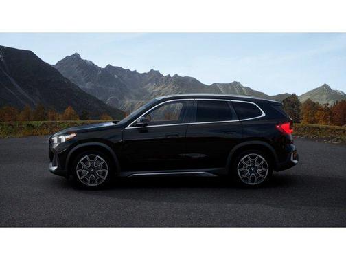 Black Sapphire Metallic 2026 BMW X1 xDrive28i