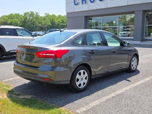 MAGNETIC 2018 Ford Focus S