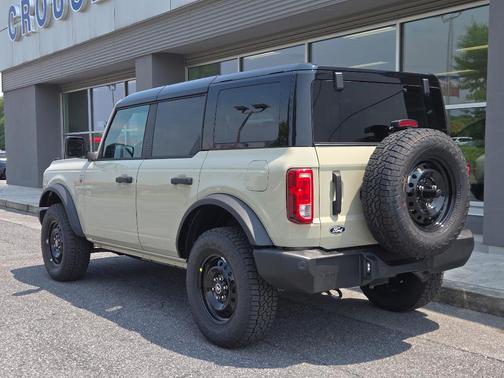 Desert Sand 2026 Ford Bronco Big Bend