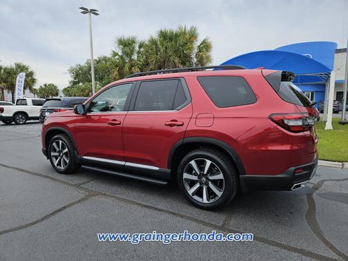 Radiant Red Metallic Ii 2023 Honda Pilot