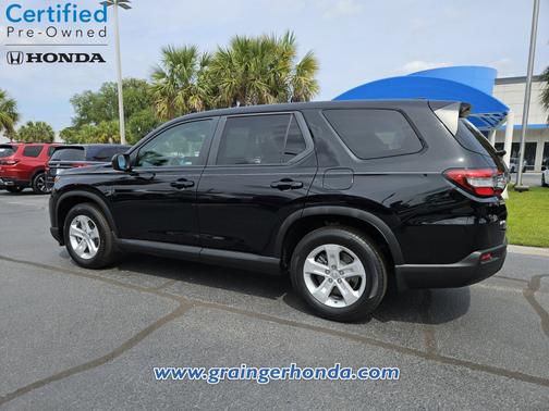 Crystal Black Pearl 2023 Honda Pilot