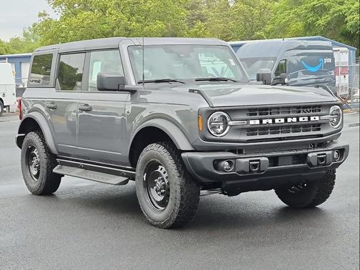 Carbonized Gray Metallic 2026 Ford Bronco Big Bend