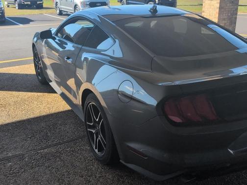 2021 Ford Mustang EcoBoost