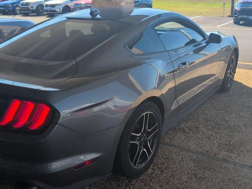 2021 Ford Mustang EcoBoost