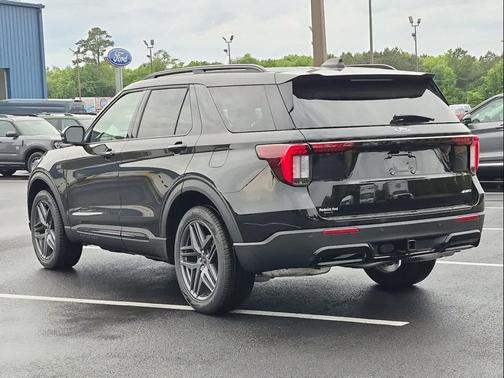 AGATE BLACK METALLIC 2026 Ford Explorer ST-Line