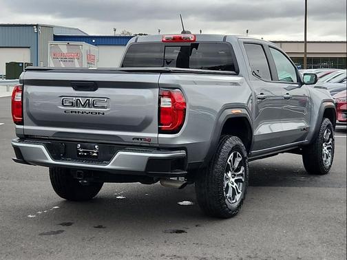 2023 GMC Canyon AT4