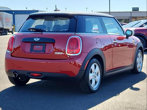 2017 MINI Hardtop Cooper