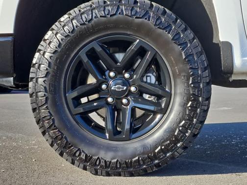 2025 Chevrolet Silverado 1500 Custom Trail Boss