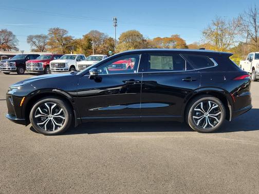 2025 Toyota Crown Signia XLE