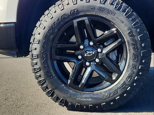 2023 Chevrolet Silverado 1500 Custom Trail Boss