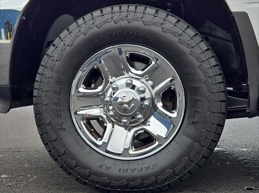 2017 RAM 2500 Tradesman Crew Cab 4x4 6'4' Box