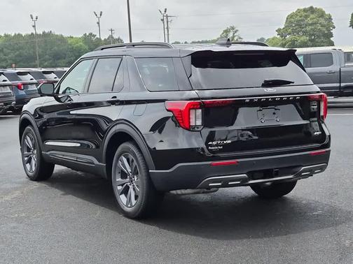 AGATE BLACK METALLIC 2026 Ford Explorer Active