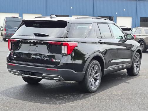 AGATE BLACK METALLIC 2026 Ford Explorer Active