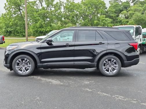 AGATE BLACK METALLIC 2026 Ford Explorer Active