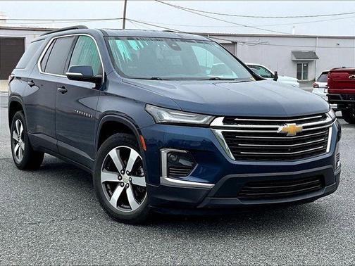 Northsky Blue Metallic 2022 Chevrolet Traverse LT Leather
