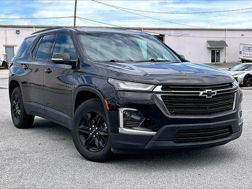 Black 2023 Chevrolet Traverse LT Leather