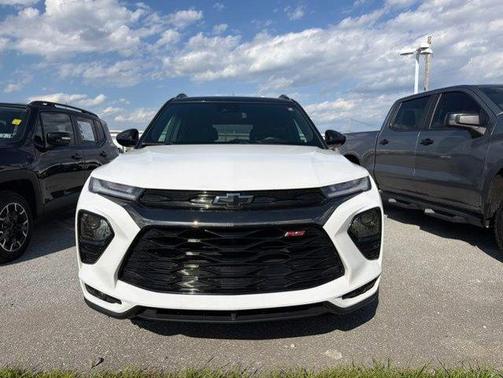 White 2023 Chevrolet Trailblazer RS