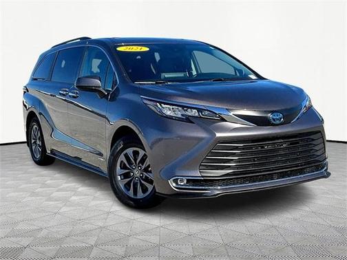 2021 Toyota Sienna XLE