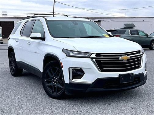 2023 Chevrolet Traverse LT Leather